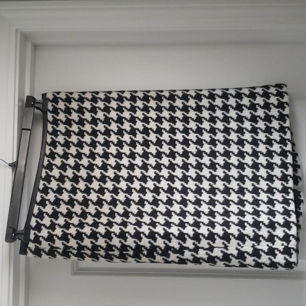 Talbots Houndstooth skirt size 6